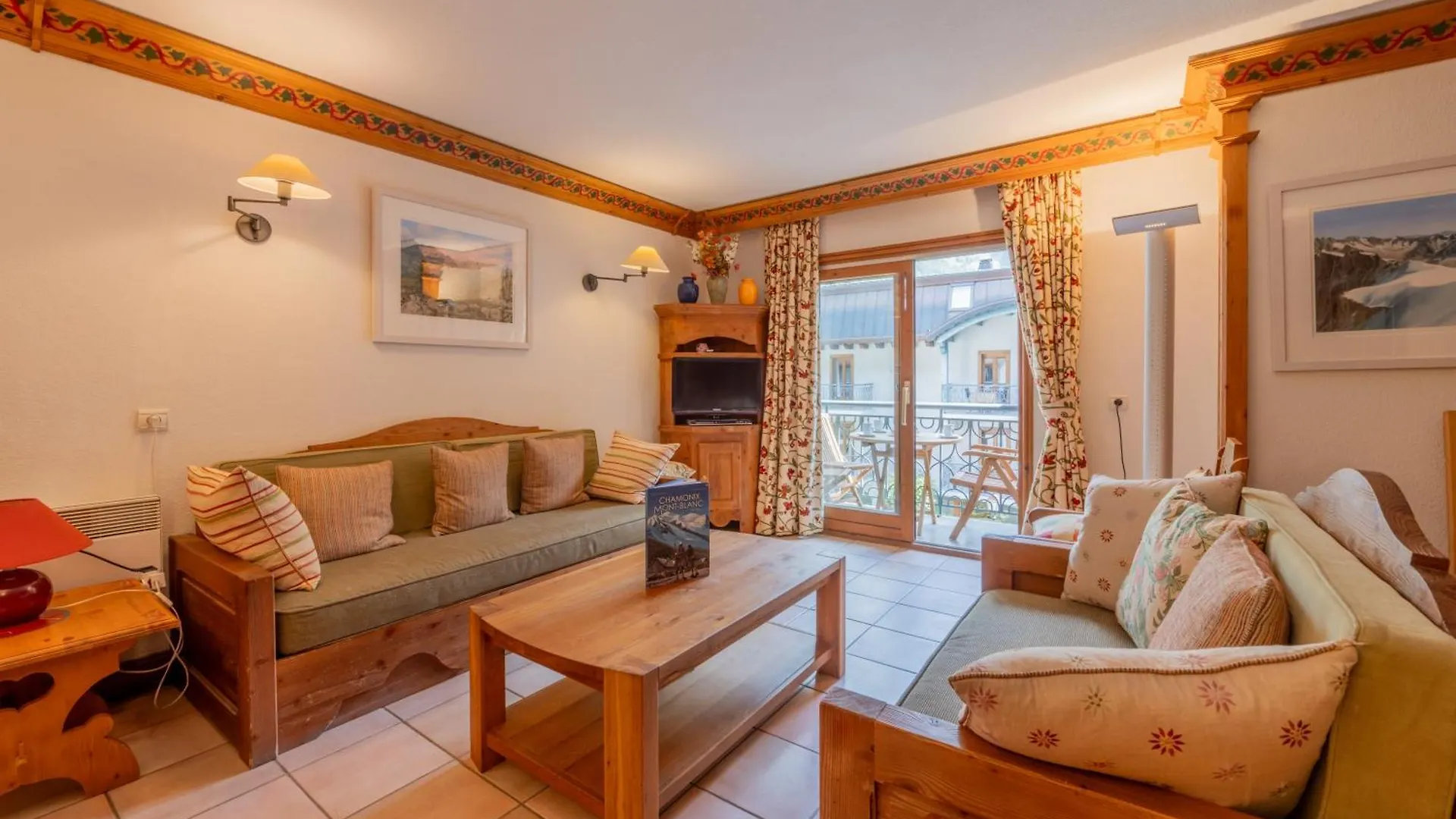 Residence Le Cristal - Mont Blanc 8 - Happy Rentals Chamonix